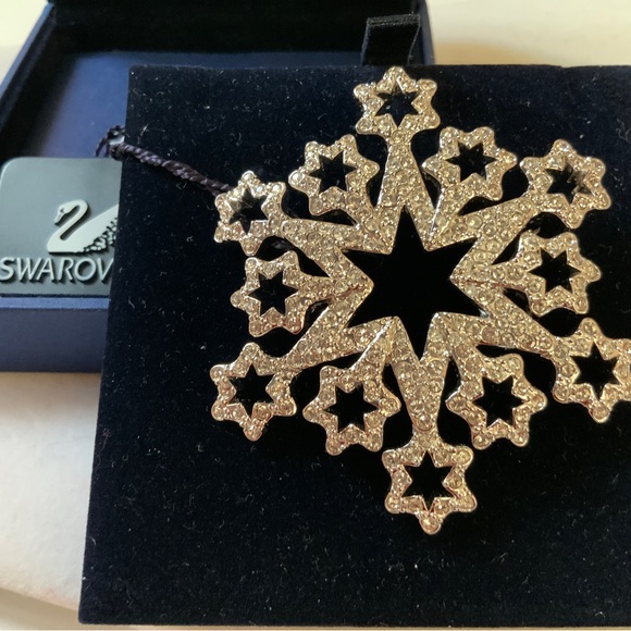 ❄️COLLECTIBLE Swarovski Snowflake Brooch 2000 Retired - Picture 7 of 10